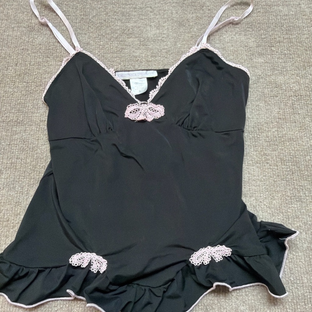 California Dynasty Black Lace Trim Camisole Top Ruffle Hem Small 0657
